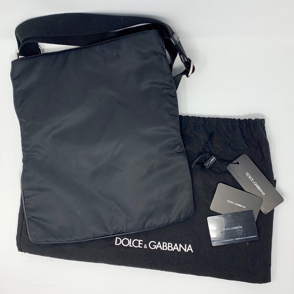Sleek Authentic Dolce & Gabbana Messenger Bag - Picture 3 of 4